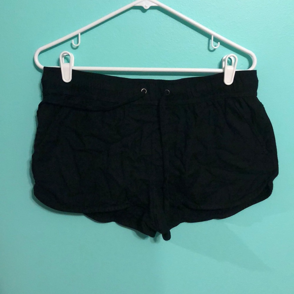 Black shorts with pockets